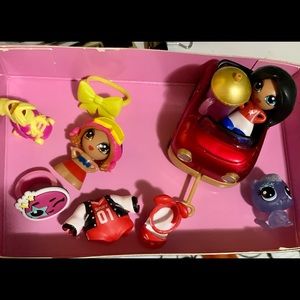 L.O.L. 2 dolls. Dog, car, hair salon cardboard pop up